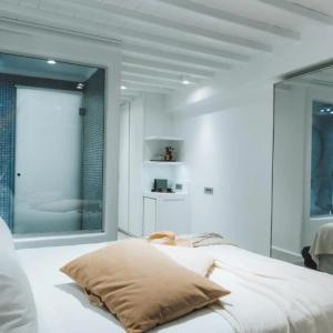 Mykonos Ammos - Small Luxurys of the World - 34