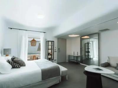 Mykonos Ammos - Small Luxurys of the World - 75