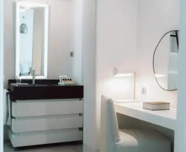 Mykonos Ammos - Small Luxurys of the World - 82