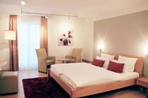 Hotel «Tuchhaus», Фольках