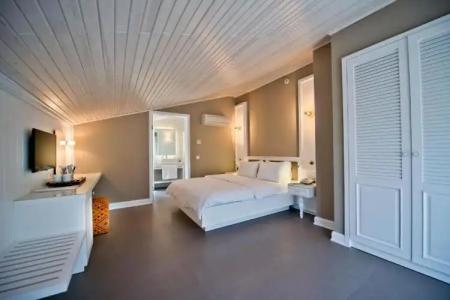 Samira Exclusive & - 42