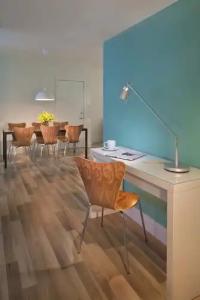 1818 Meridian House - 15