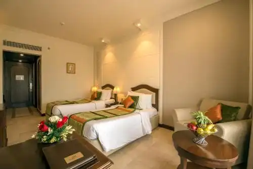 Howard Plaza The Fern, - 97