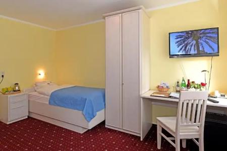 Katharina Garni - 36