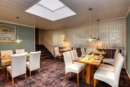 Katharina Garni - 23