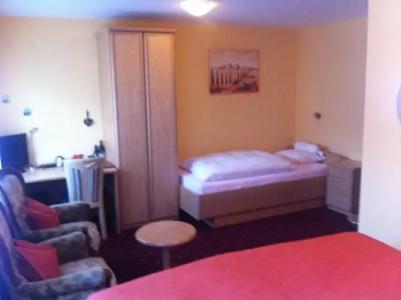 Katharina Garni - 34