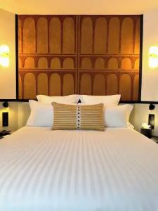 Excelsior Latin - 22