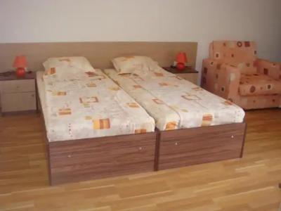 Ivatea Family - 38