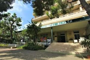 Hotel «Pineta», Сан-Бенедетто-дель-Тронто