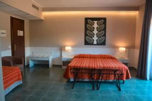 Conte Di Cabrera Hotel Club, Поццалло