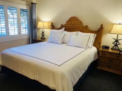 Franciscan Inn & Suites - 1