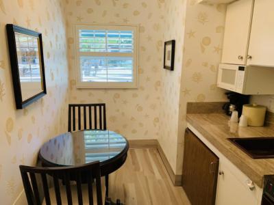 Franciscan Inn & Suites - 10