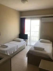 Koz Marigold Apart - 94