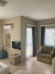 Koz Marigold Apart - 21