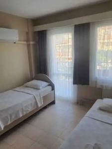 Koz Marigold Apart - 71