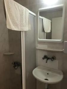 Koz Marigold Apart - 173