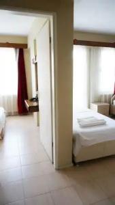 Koz Marigold Apart - 110