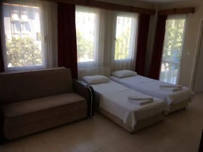 Koz Marigold Apart - 113