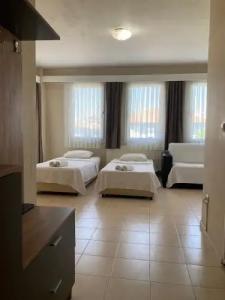 Koz Marigold Apart - 116