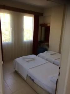 Koz Marigold Apart - 163