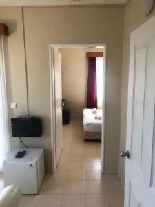 Koz Marigold Apart - 188