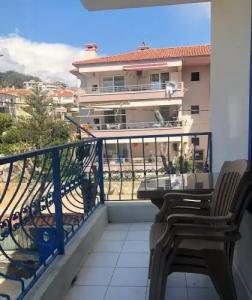 Koz Marigold Apart - 154