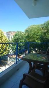 Koz Marigold Apart - 136