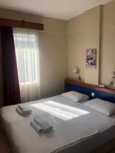 Koz Marigold Apart - 179