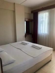 Koz Marigold Apart - 164