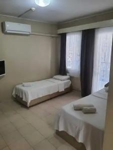 Koz Marigold Apart - 93