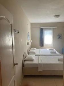 Koz Marigold Apart - 26