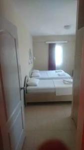 Koz Marigold Apart - 32