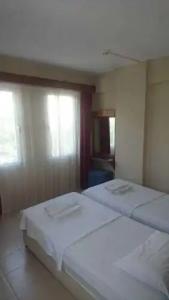 Koz Marigold Apart - 168