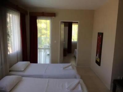 Koz Marigold Apart - 149