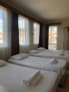 Koz Marigold Apart - 157