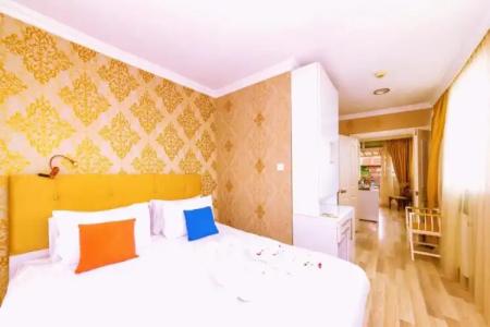 Walnut Shell & Spa - 82