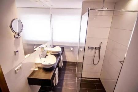 Zur Weinsteige**** - 96