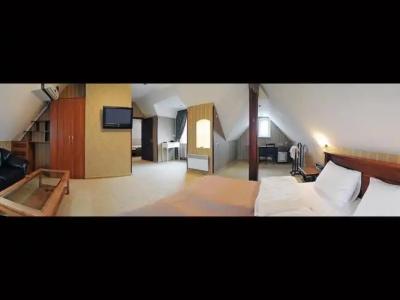 Пивденна Брама - 4