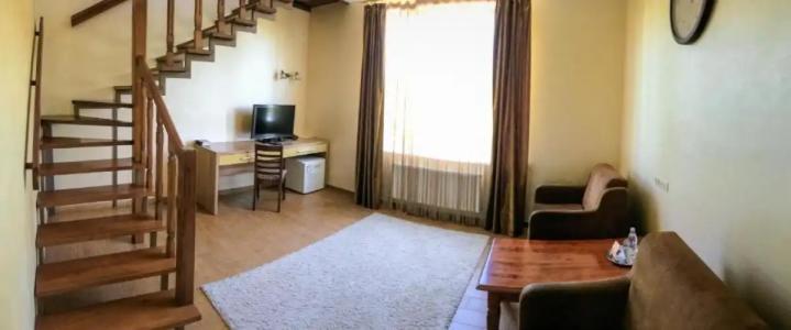 Пивденна Брама - 44