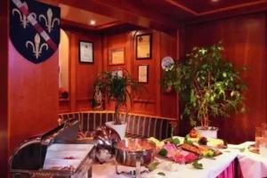 Hotel «-Restaurant Roter Hahn», Рюссельхайм