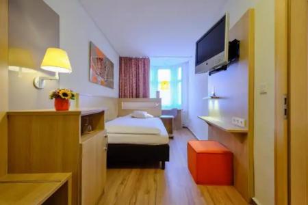 Victoria Nürnberg - 33