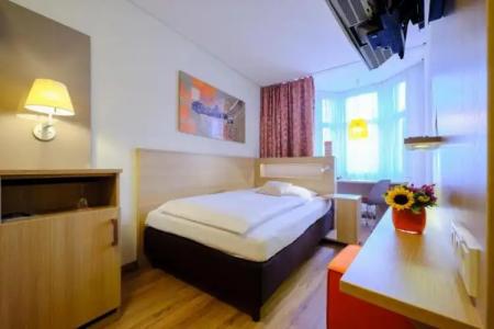 Victoria Nürnberg - 32