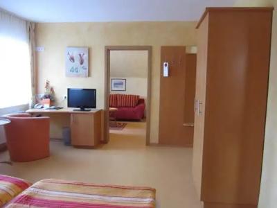 Land-gut-zur Burg G Nürburg - 44