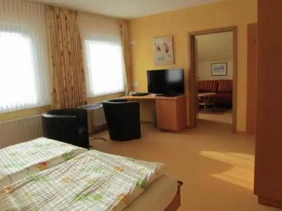 Land-gut-zur Burg G Nürburg - 35