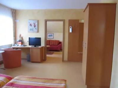 Land-gut-zur Burg G Nürburg - 3