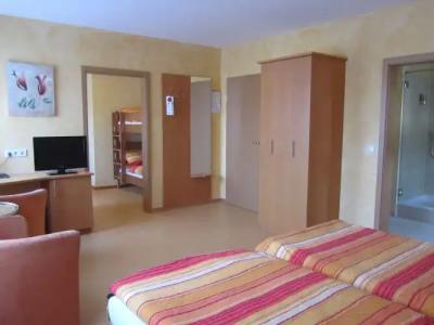 Land-gut-zur Burg G Nürburg - 41