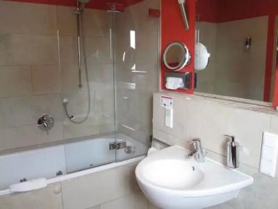 Land-gut-zur Burg G Nürburg - 40