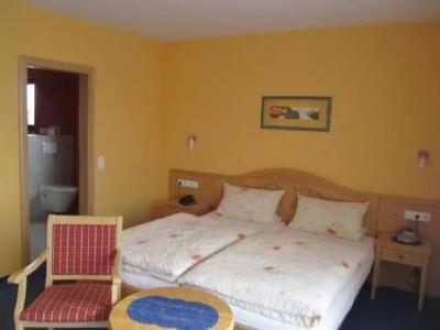 Land-gut-zur Burg G Nürburg - 33