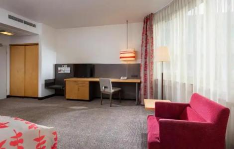 Holiday Inn Frankfurt Airport - Neu-Isenburg, An Ihg - 80