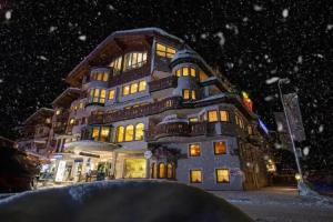 Hotel «Neuhintertux», Тукс